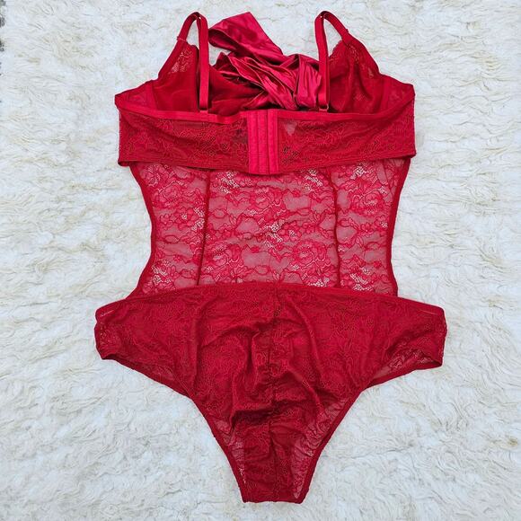 Red Lace Bodysuit Torrid Curve Plus Size 2x Stretch Underwire Negligee Sexy Bow - Picture 9 of 10